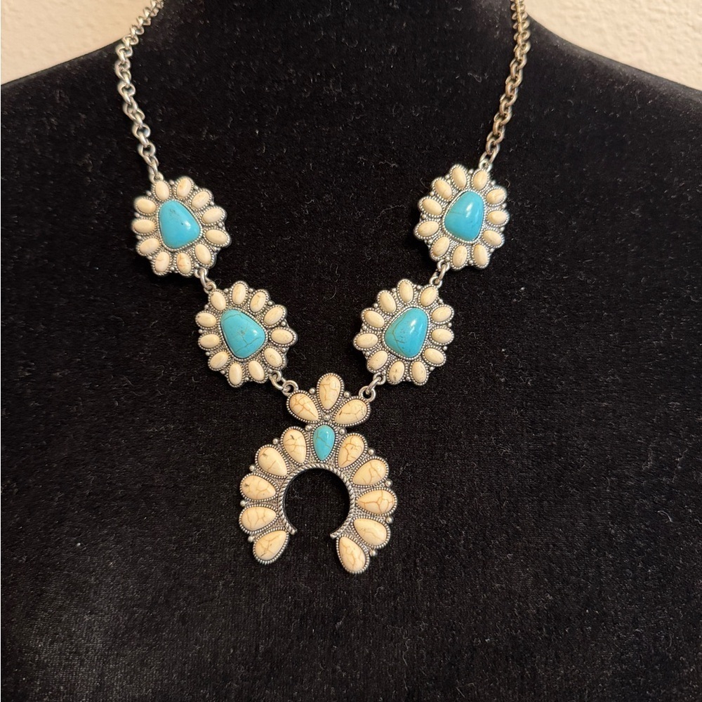 Southwestern Squash Blossom Style Statement Necklace | Turquoise Look